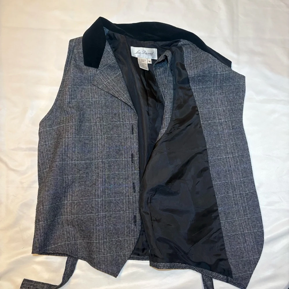Lee David Gray Plaid Tailored Vest with Black Velvet Collar – Vintage Inspired